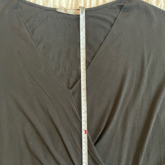 🌟 Boho Black V Neck Long Sleeve Draped Surplice Top Size L - Picture 9 of 10